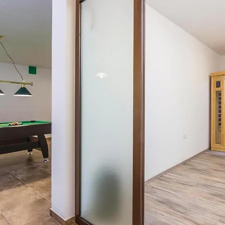 Lovely Home In Bibici With Jacuzzi * Bibici