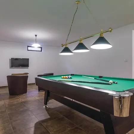 Holiday home Lovely Home In Bibici With Jacuzzi Bibici